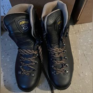 MENS USED ASOLO BOOTS SIZE 10